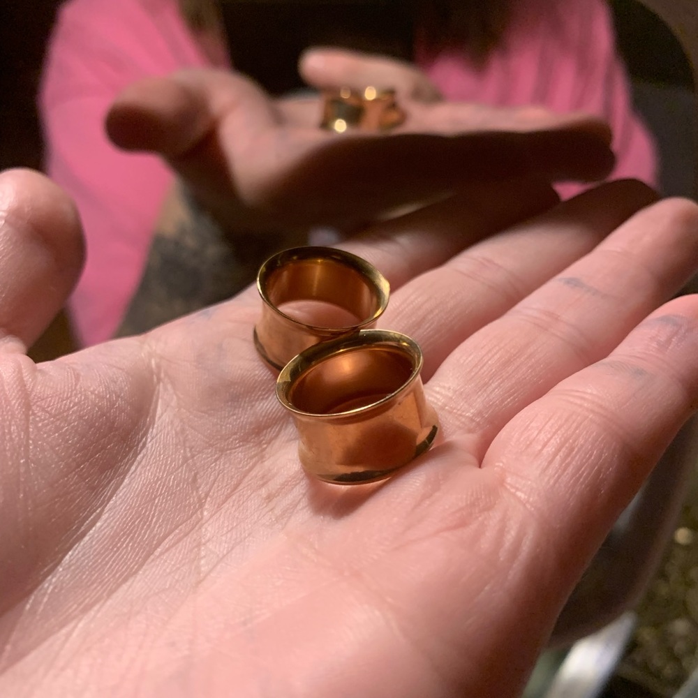 5/8 gold metal tunnels